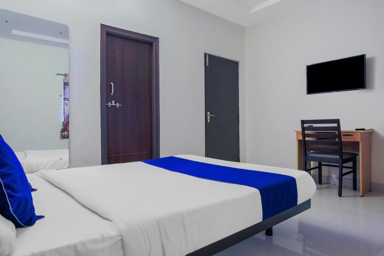 Hotel Oyo Silverkey 74581 Nallagandla Hyderabad Esterno foto