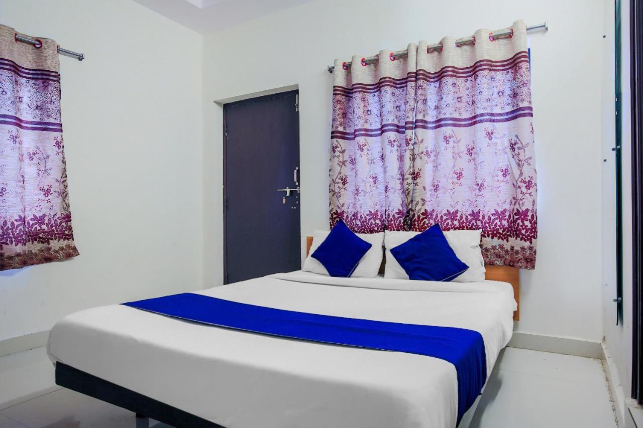 Hotel Oyo Silverkey 74581 Nallagandla Hyderabad Esterno foto