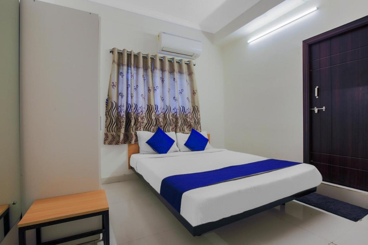Hotel Oyo Silverkey 74581 Nallagandla Hyderabad Esterno foto