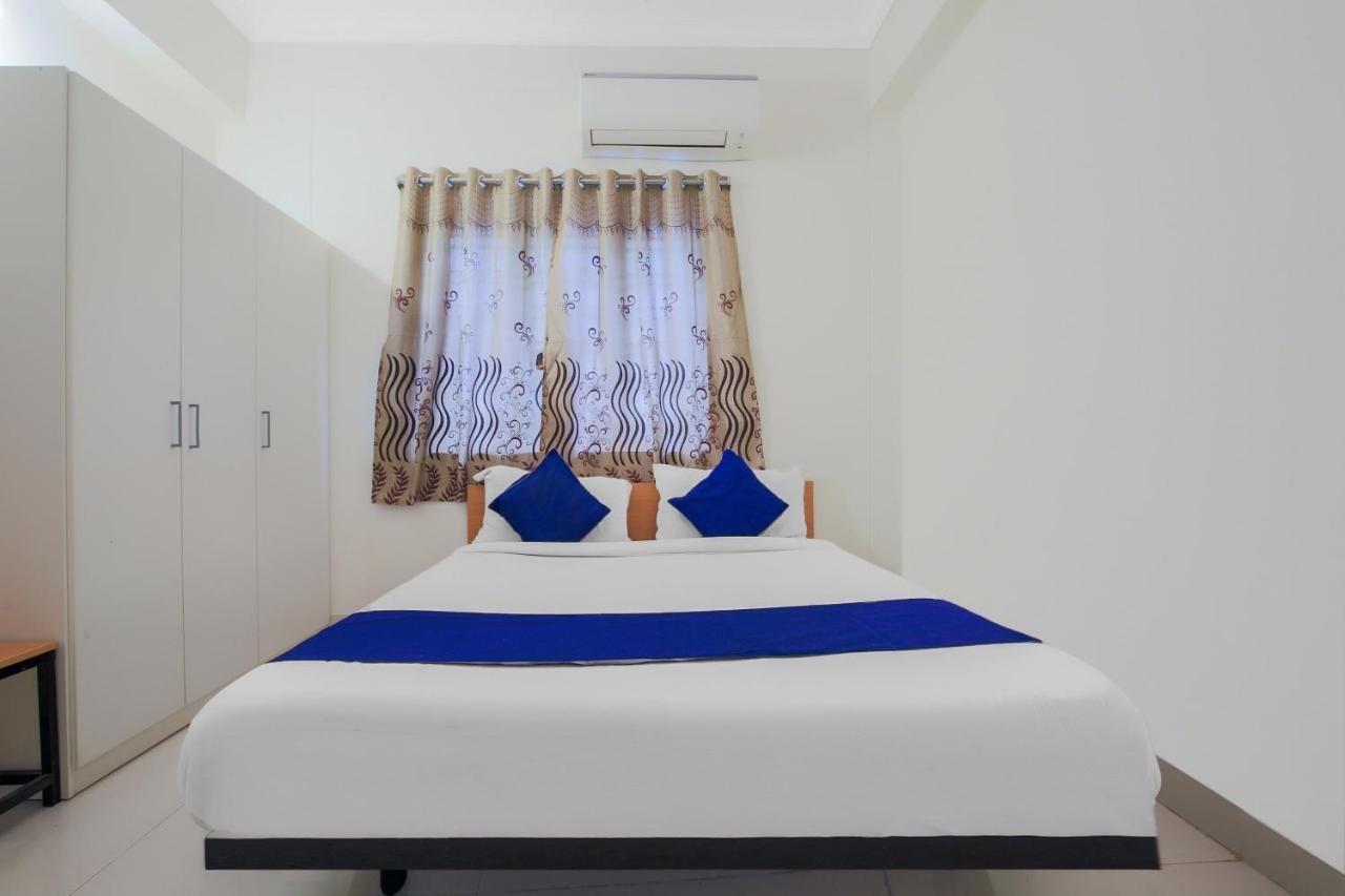 Hotel Oyo Silverkey 74581 Nallagandla Hyderabad Esterno foto