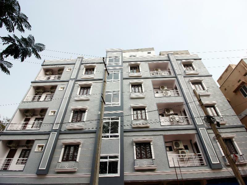 Hotel Oyo Silverkey 74581 Nallagandla Hyderabad Esterno foto