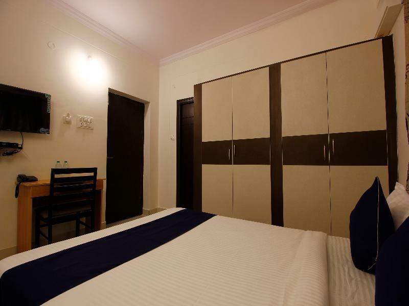 Hotel Oyo Silverkey 74581 Nallagandla Hyderabad Esterno foto
