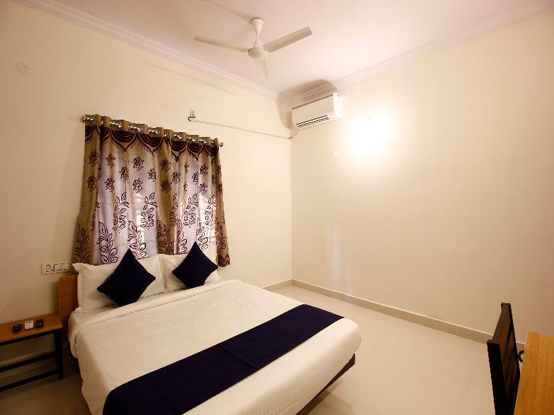 Hotel Oyo Silverkey 74581 Nallagandla Hyderabad Esterno foto