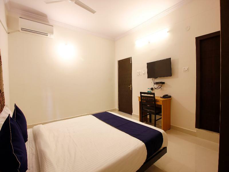 Hotel Oyo Silverkey 74581 Nallagandla Hyderabad Esterno foto